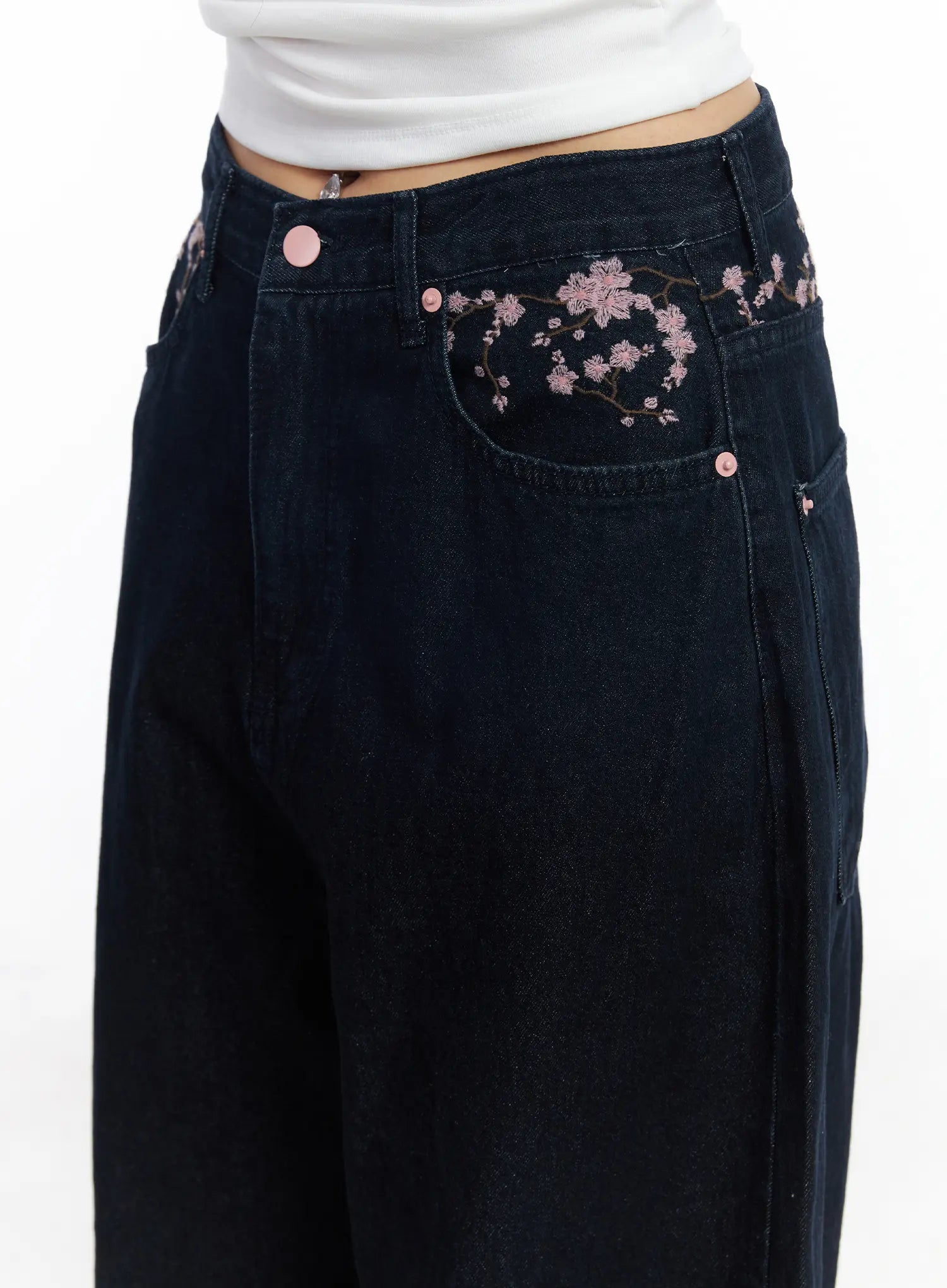 Jeans Larghi Ricamati Fiori di Ciliegio