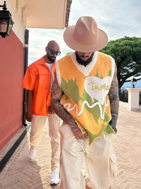 Maglione Asimmetrico Graffiti con Scollo a V 'Love' — Vista 6