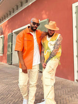 Maglione Asimmetrico Graffiti con Scollo a V 'Love' — Vista 5