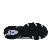 Dettaglio suola New Balance 530 nera e bianca con inserto blu