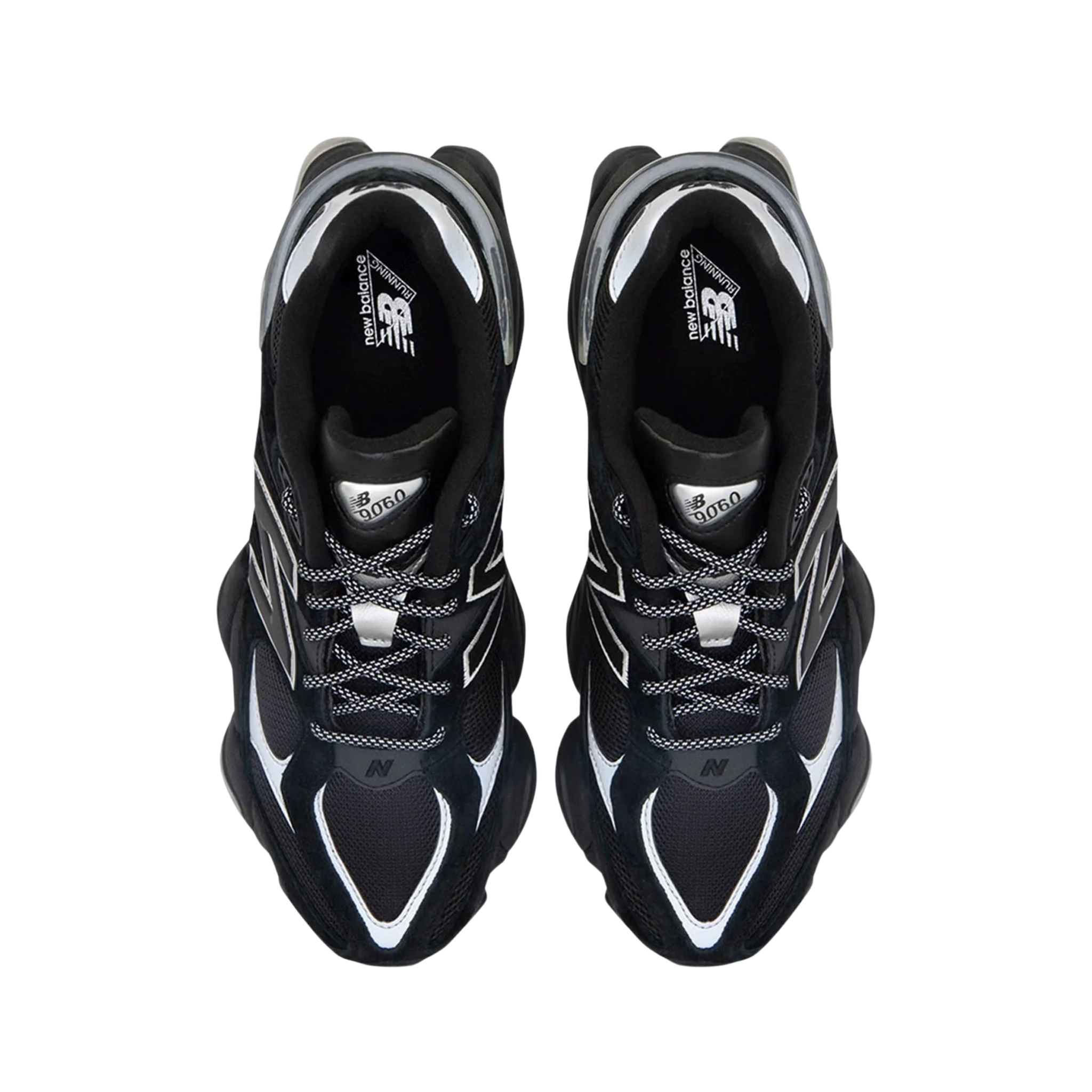 New Balance 9060 nere, vista dall'alto del paio con logo N argentato