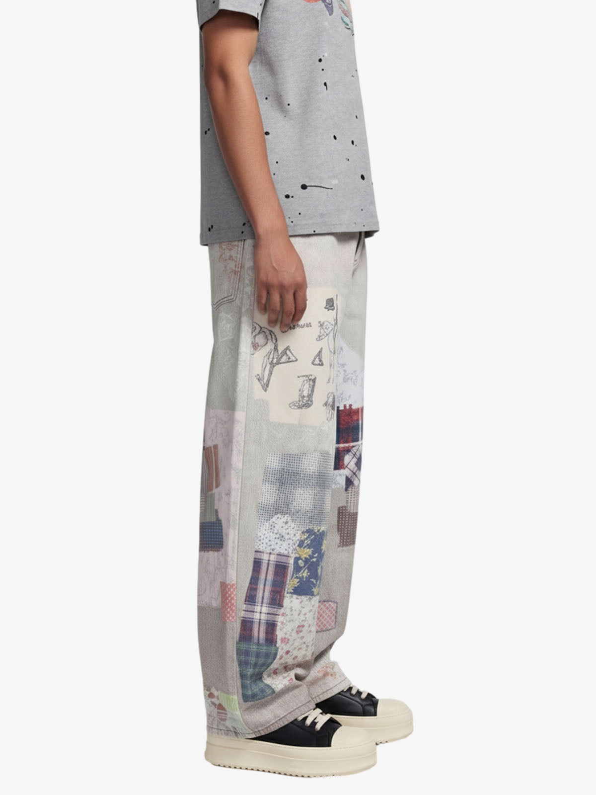 Jeans Vintage Washed con Stampa Collage — Vista 3
