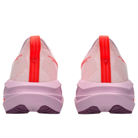 Retro delle ASICS Novablast 5 rosa chiaro con dettagli rosso corallo