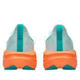 ASICS Novablast 5 bianche vista posteriore, intersuola arancione e dettagli turchese
