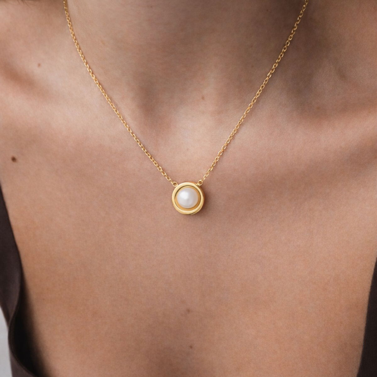 Collana Cerchio con Perla – Acciaio Inox Dorato