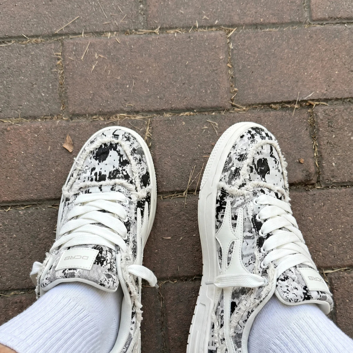 Sneakers Basse 'Dream Low' — Fantasia — Indossato
