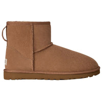 Stivaletto UGG Classic Ultra Mini castagna, vista laterale con suola in gomma caramello