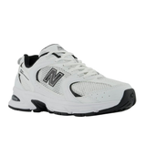 Sneaker New Balance 530 bianca con logo N nero, vista tre quarti