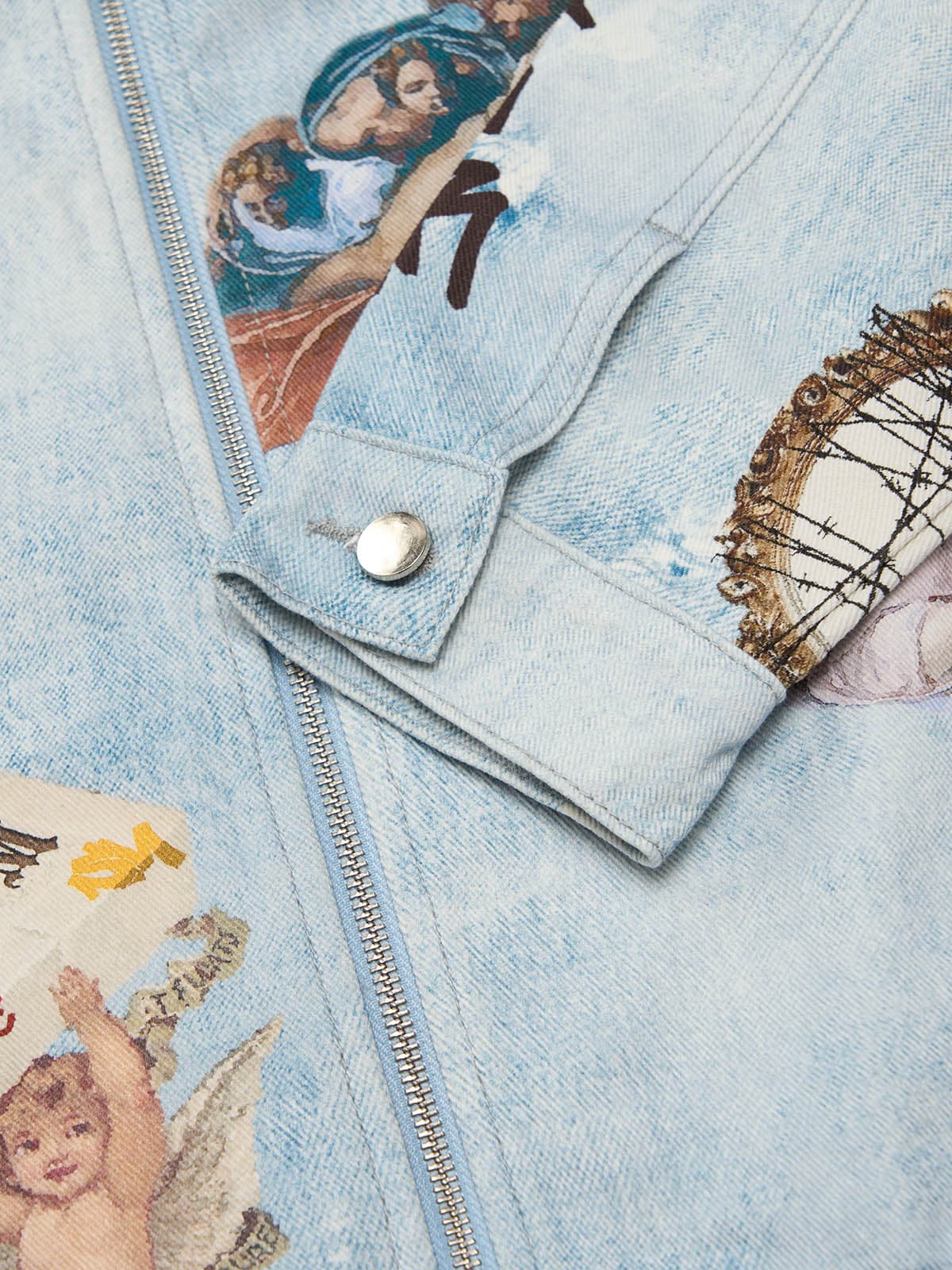 Giacca Effetto Vissuto con Grafica in Denim 'Artistic Patches' — Vista 10