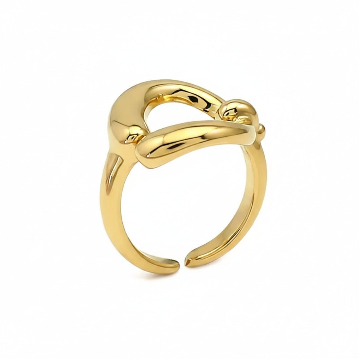 Anello scultoreo in acciaio oro lucido con design a nodo astratto e linee fluide.