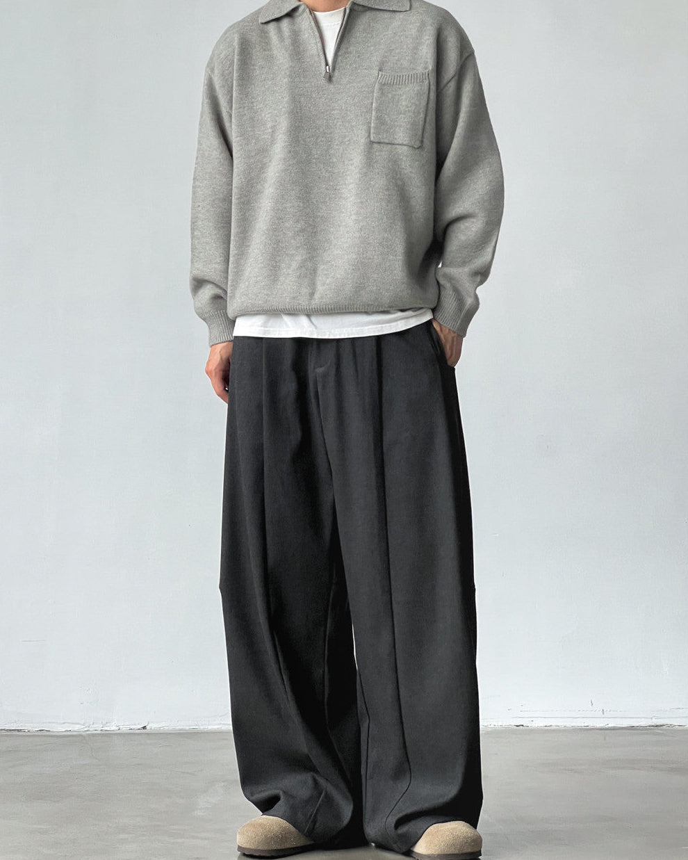 Pantaloni Wide-Leg con Pinces in Misto Lana