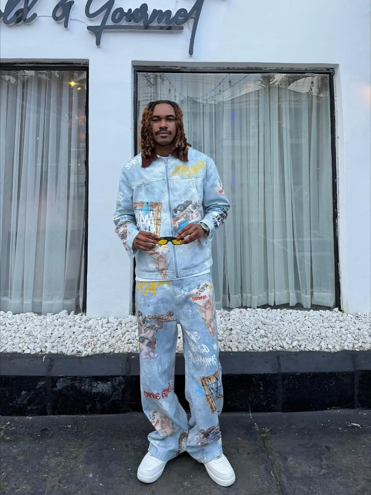 Giacca Effetto Vissuto con Grafica in Denim 'Artistic Patches' — Vista 12