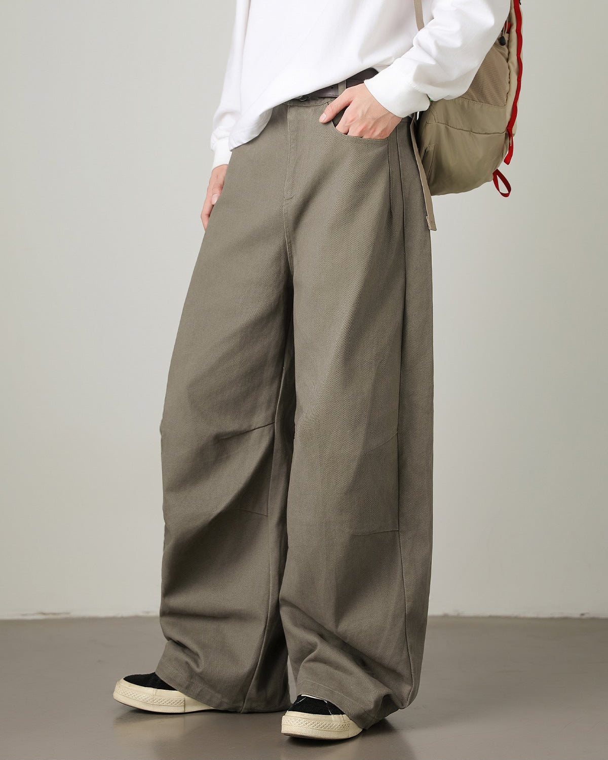 pantaloni gamba larga uomo, pantaloni larghi uomo, pantaloni a gamba larga uomo, pantaloni wide leg uomo, pantaloni eleganti uomo