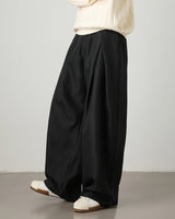 Pantaloni con pinces a gamba larga