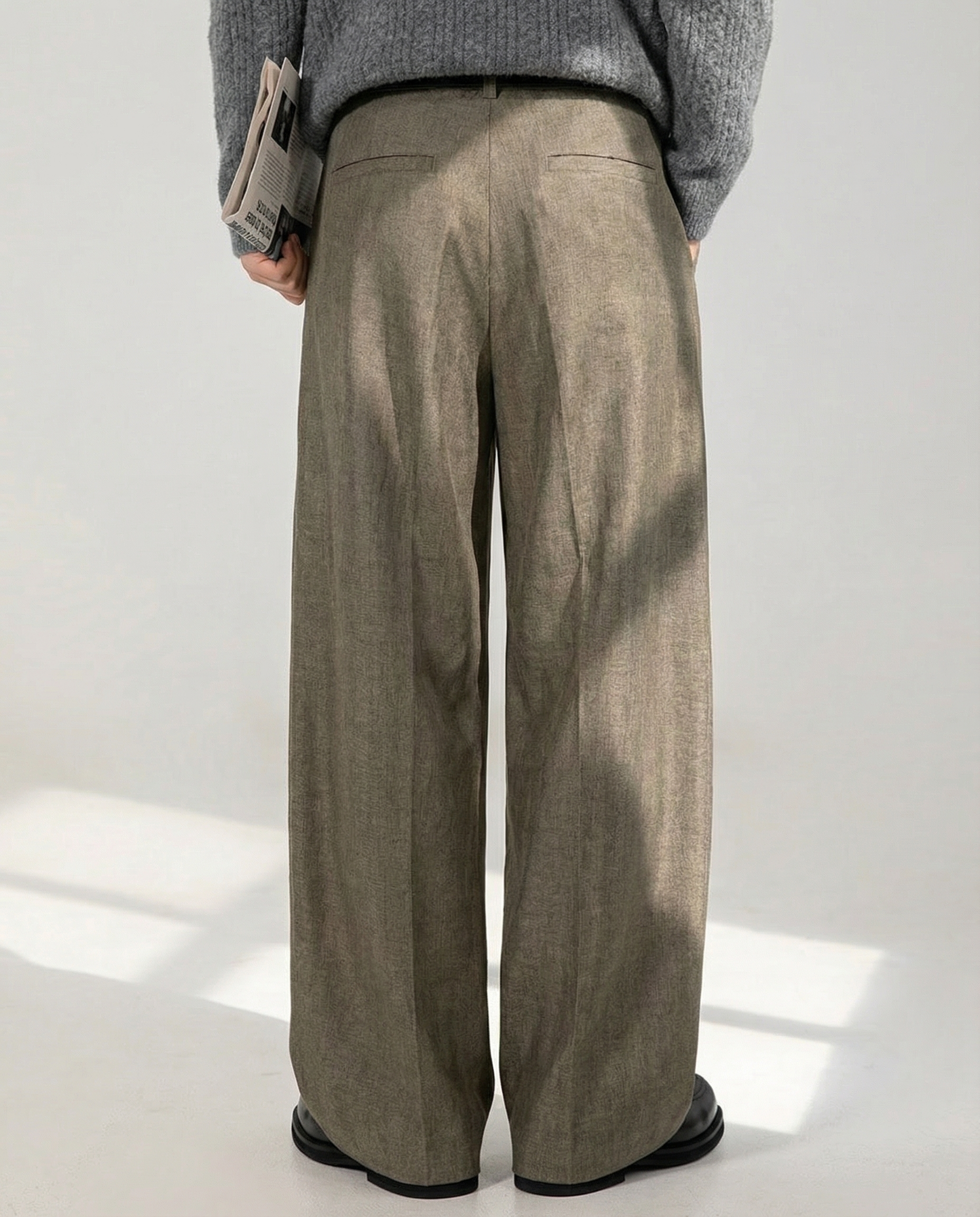 Pantaloni con pinces a gamba larga