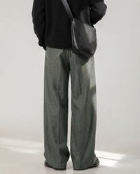 Pantaloni con pinces a gamba larga