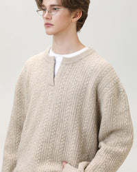 Maglione Knit con Scollo a Spacco