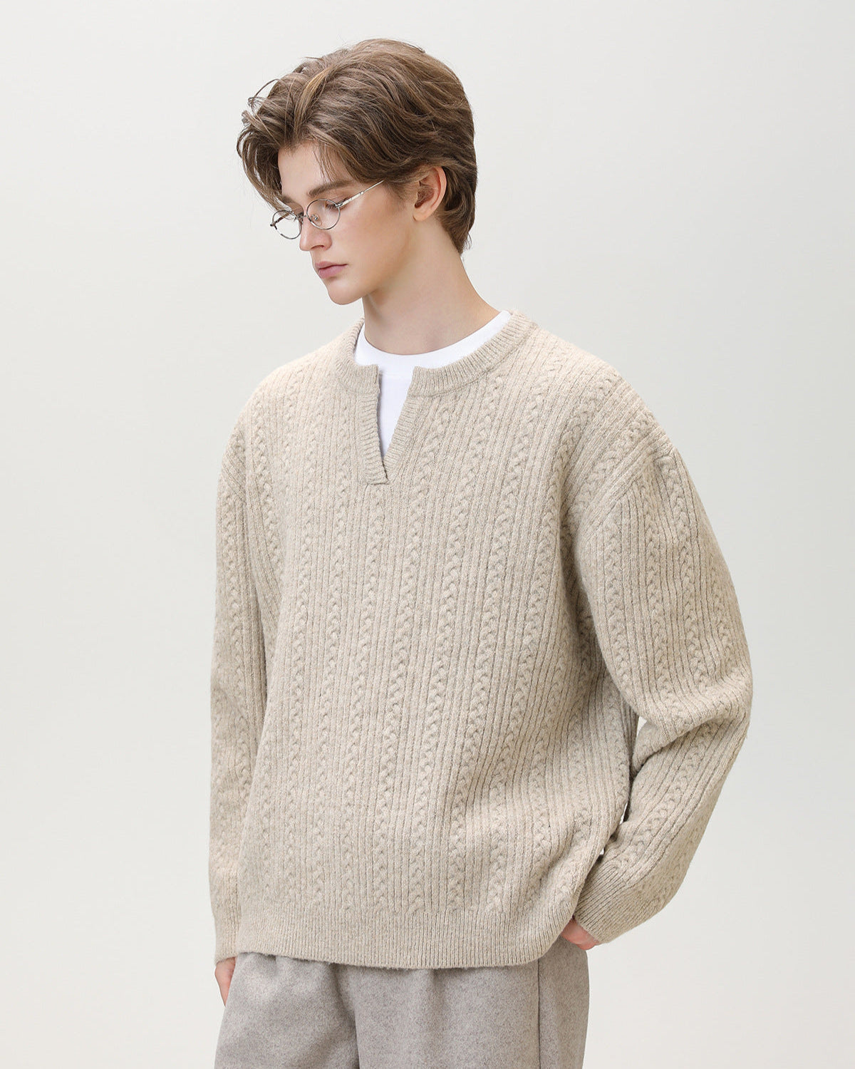 Maglione Knit con Scollo a Spacco