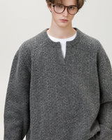 Maglione Knit con Scollo a Spacco