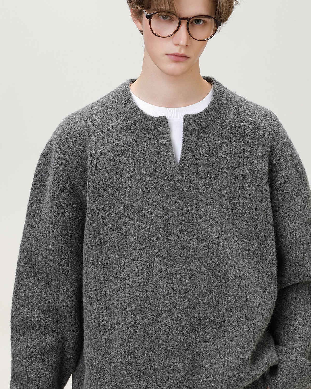 Maglione Knit con Scollo a Spacco