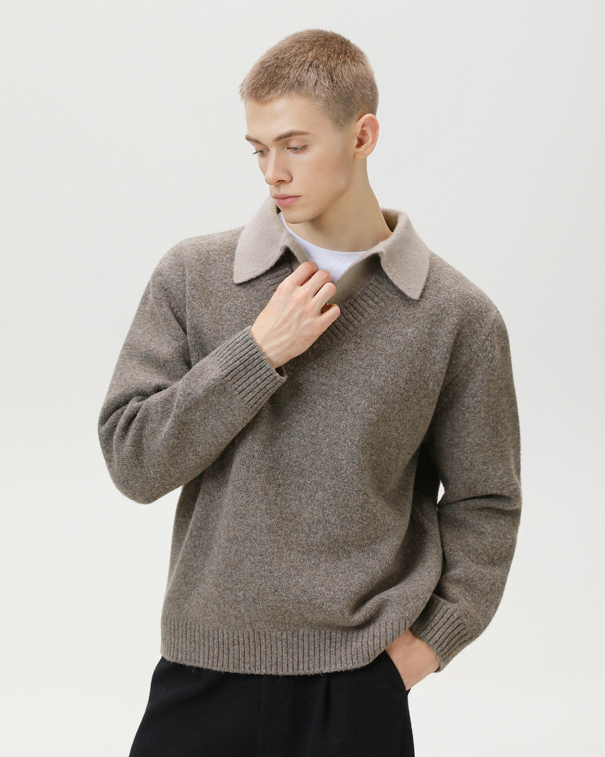 Maglione Knit Scollo a V con Colletto Misto Lana