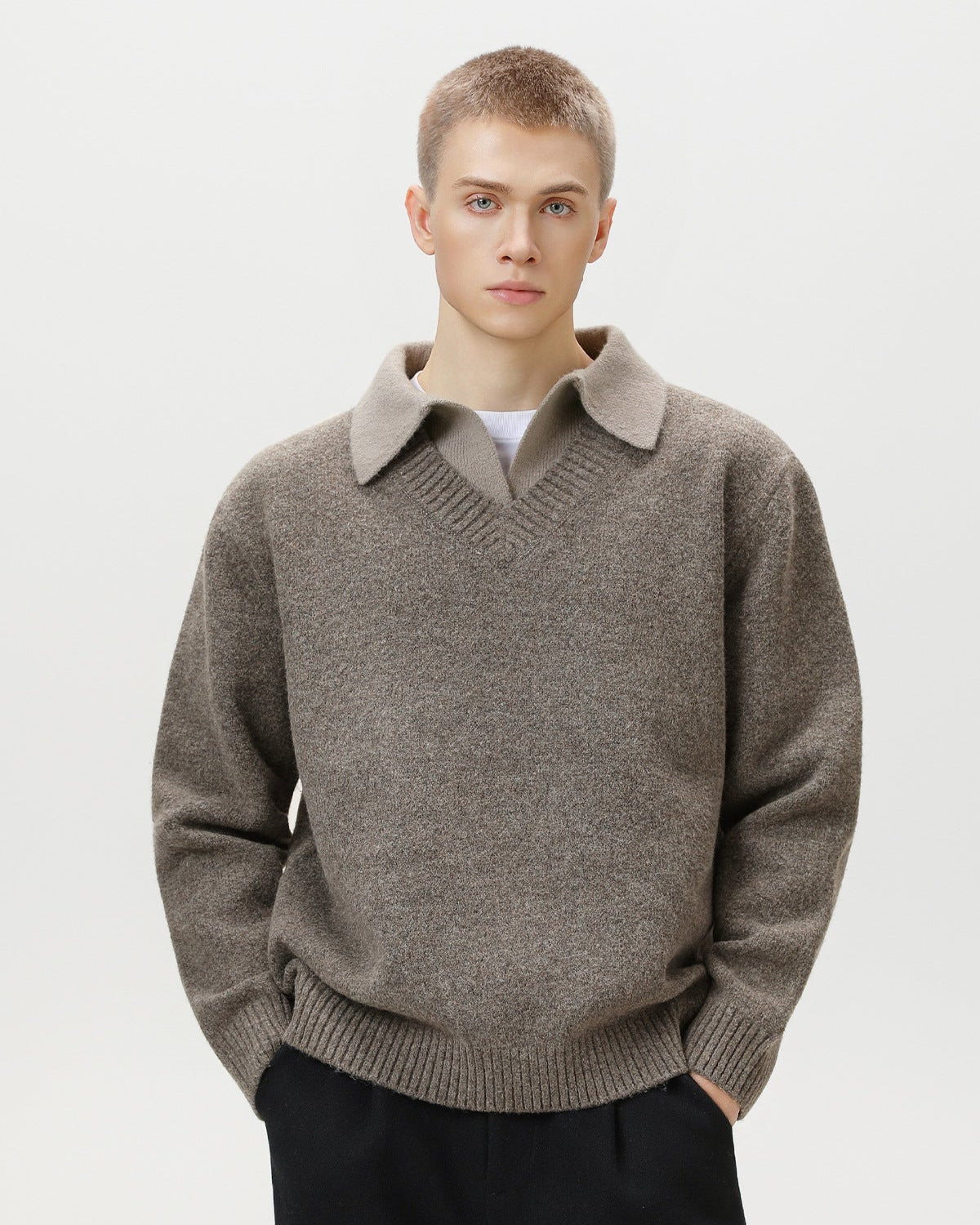 Maglione Knit Scollo a V con Colletto Misto Lana